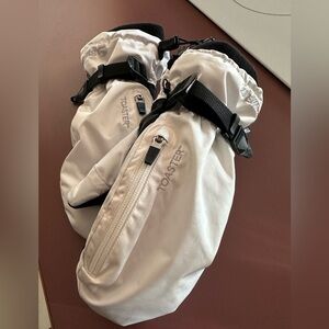 SWANY Toaster Women's White & Black Mittens